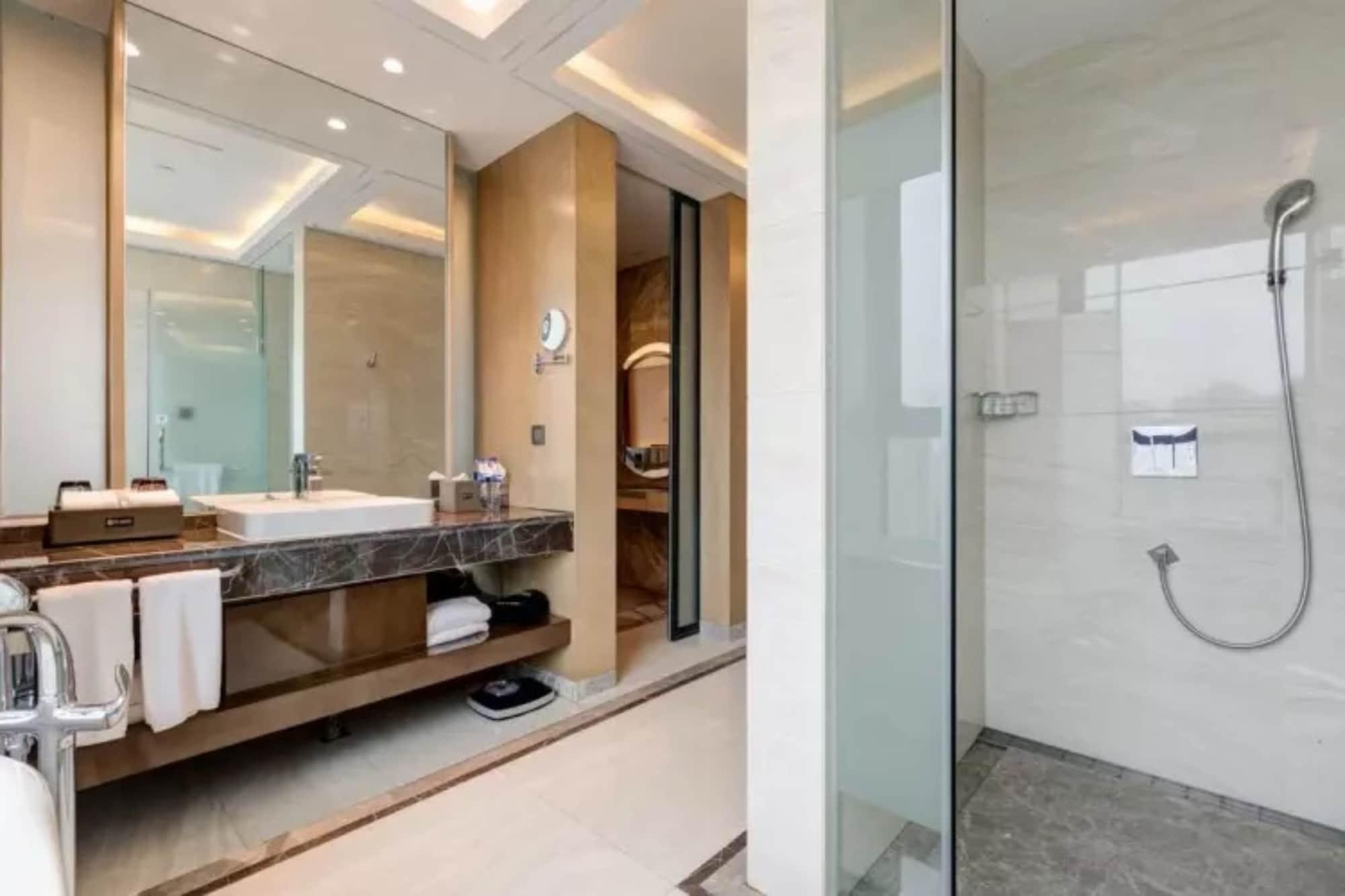 Li Cai Tian Qi Hotel Xianyang Экстерьер фото