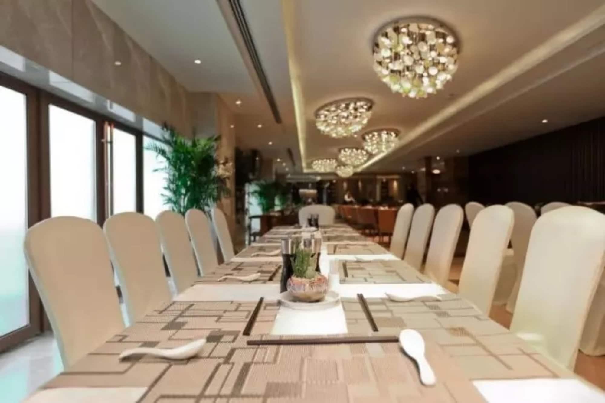 Li Cai Tian Qi Hotel Xianyang Экстерьер фото