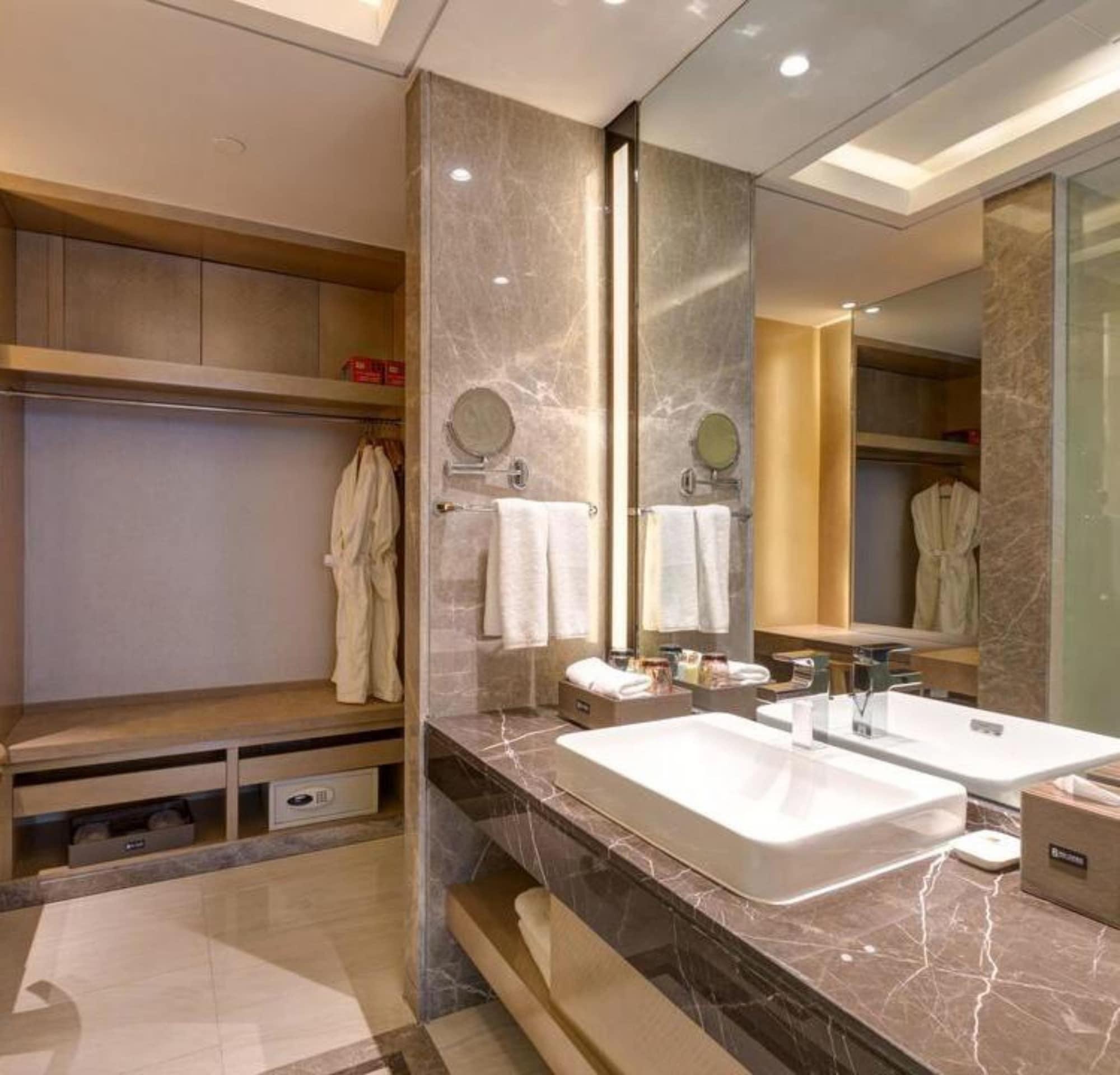 Li Cai Tian Qi Hotel Xianyang Экстерьер фото